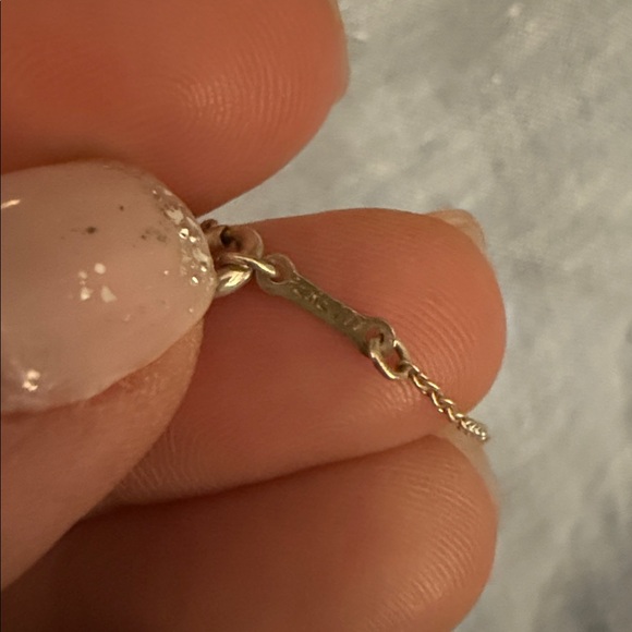 Elsa Peretti®
Teardrop Pendant - Picture 7 of 9